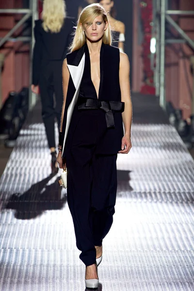 Look 3